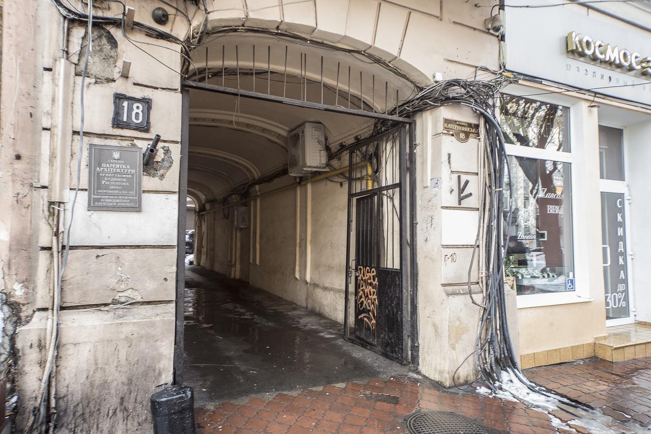 Appartamento Goodrest On Ekaterininskaya Odessa Esterno foto
