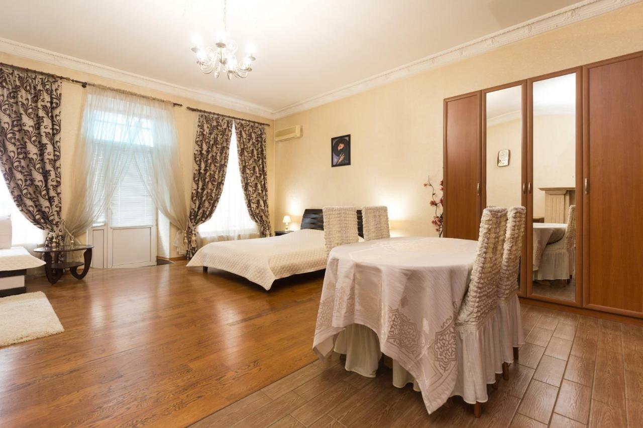 Appartamento Goodrest On Ekaterininskaya Odessa Esterno foto