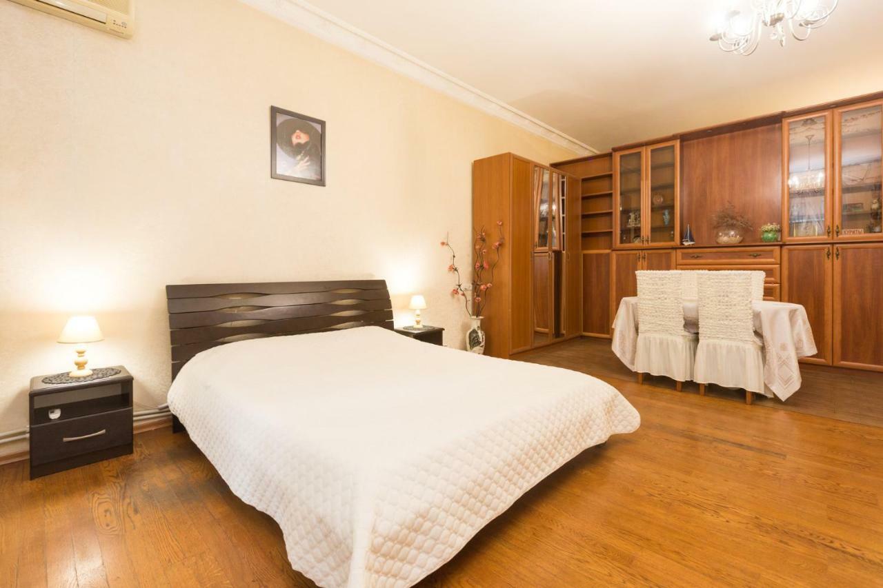 Appartamento Goodrest On Ekaterininskaya Odessa Esterno foto