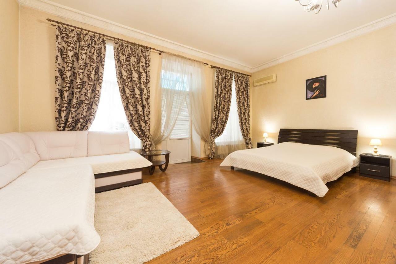 Appartamento Goodrest On Ekaterininskaya Odessa Esterno foto